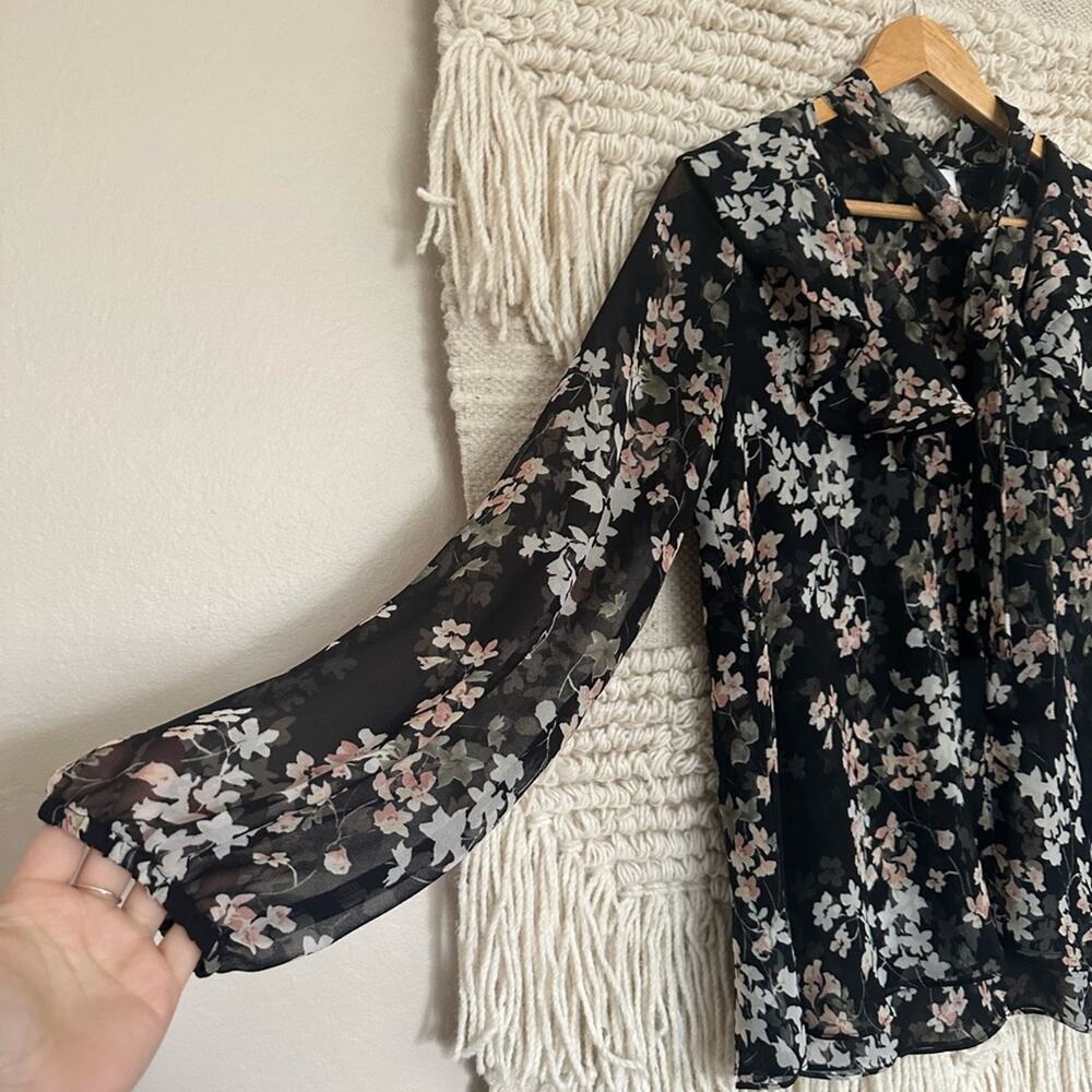 MISA Patia Blouse - Picture 2 of 8